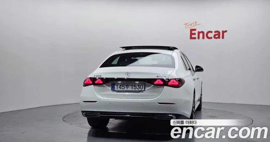 Mercedes-Benz E-Class 