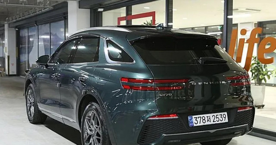 Genesis Gv70 