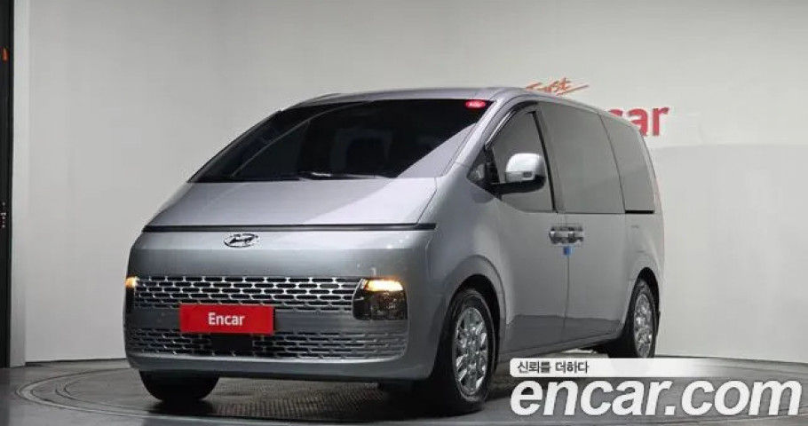 Hyundai Staria 