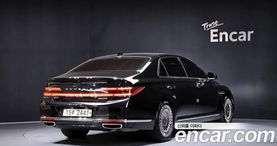 Genesis G90 