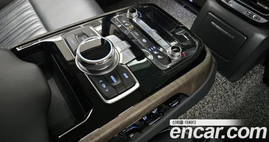 Genesis G90 