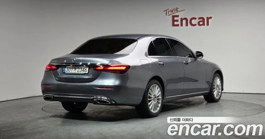 Mercedes-Benz E-Class 
