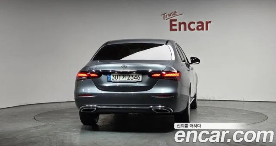 Mercedes-Benz E-Class 