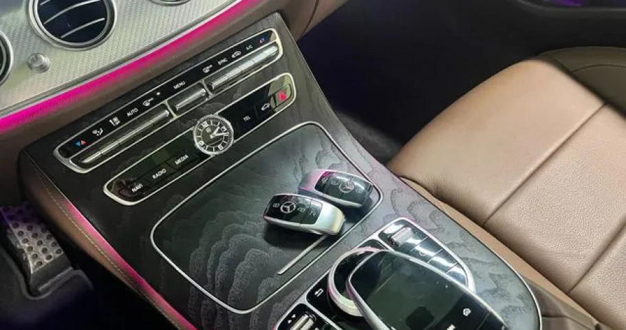 Mercedes-Benz E-Class 