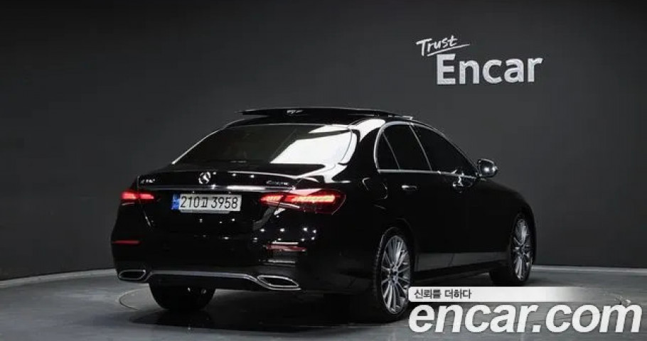 Mercedes-Benz E-Class 