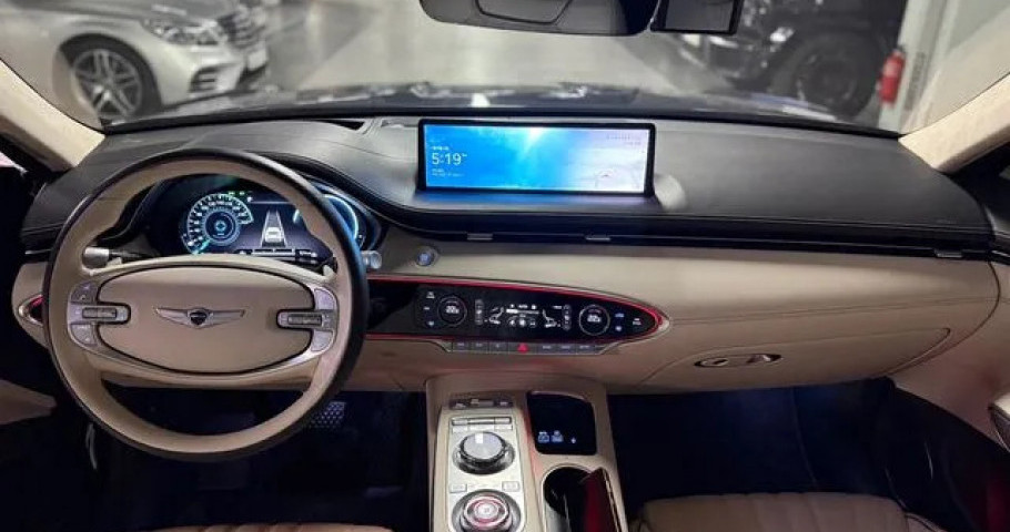 Genesis Gv70 