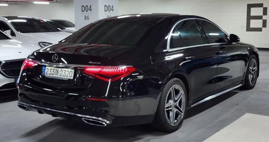 Mercedes-Benz S-Class 