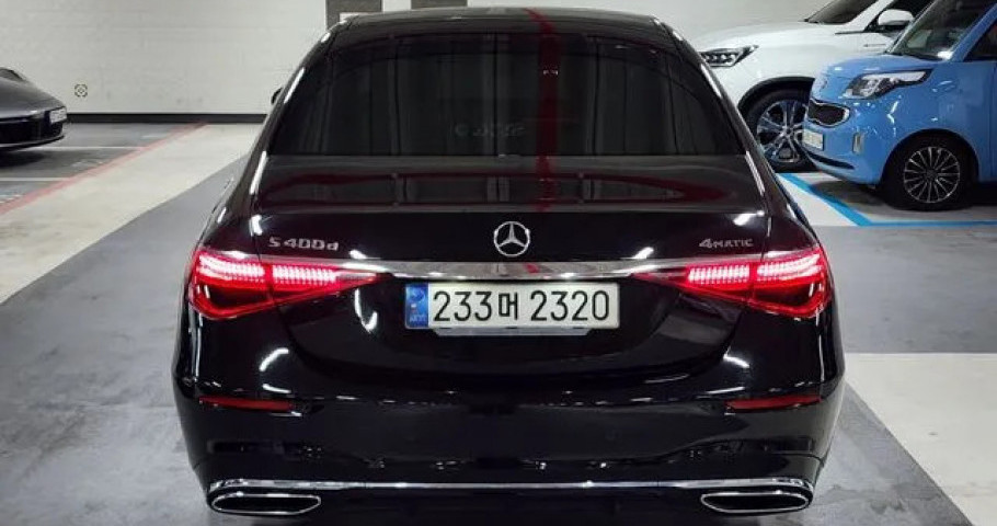 Mercedes-Benz S-Class 