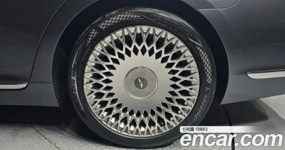 Genesis G90 