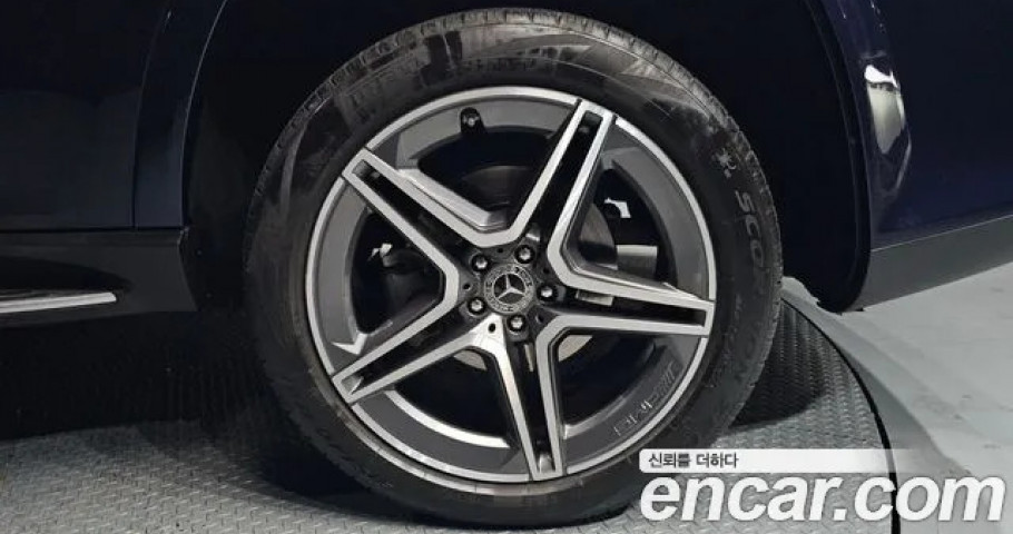 Mercedes-Benz Gls-Class 