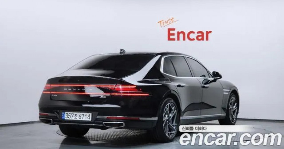 Genesis G90 