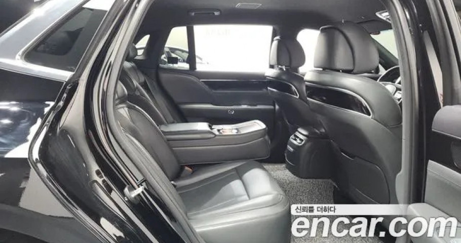 Genesis G90 