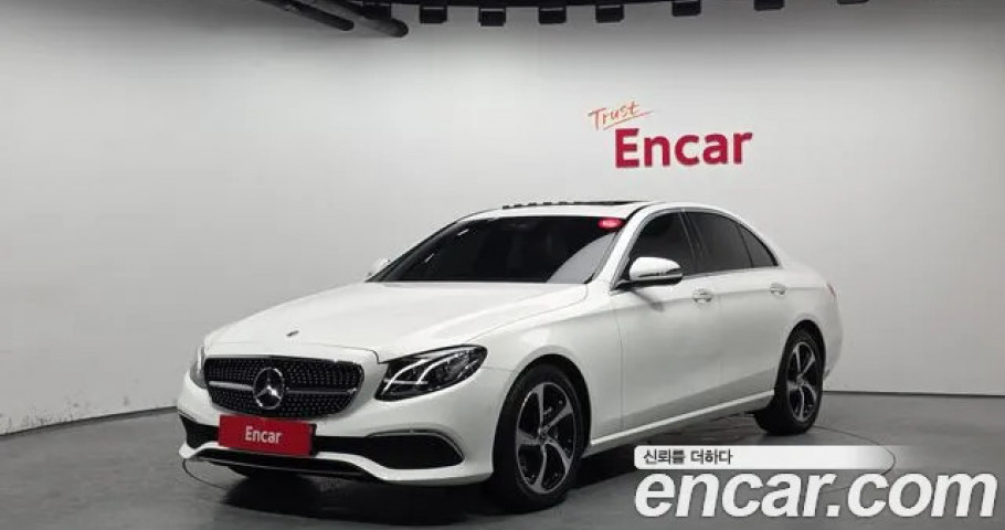 Mercedes-Benz E-Class 