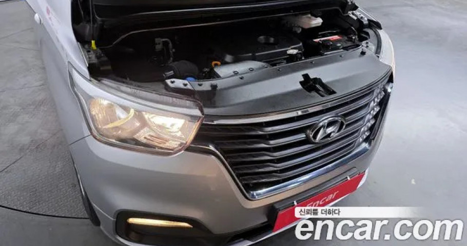 Hyundai Starex 