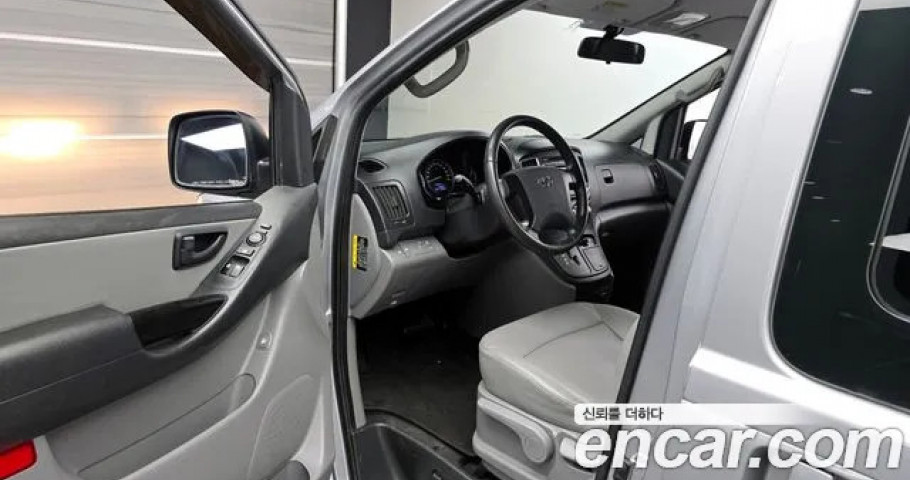 Hyundai Starex 