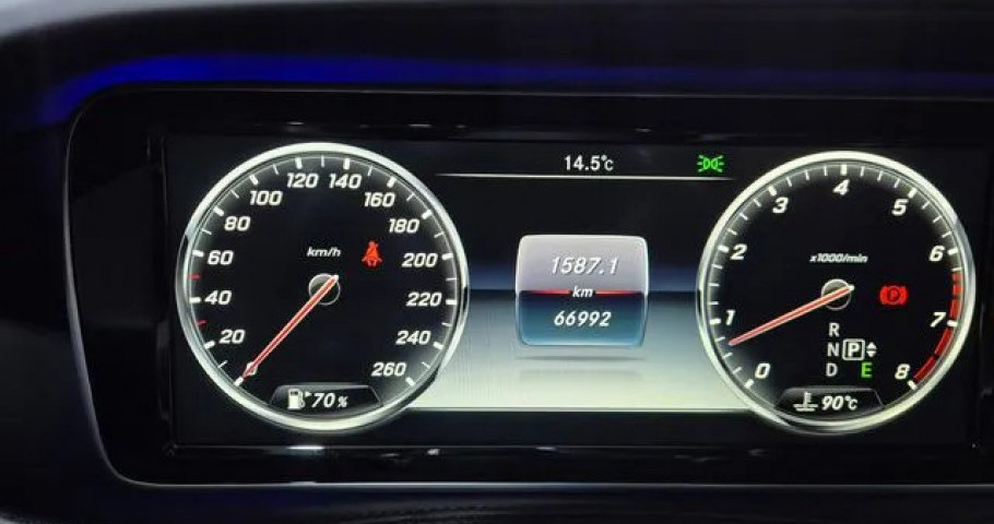 Mercedes-Benz S-Class 