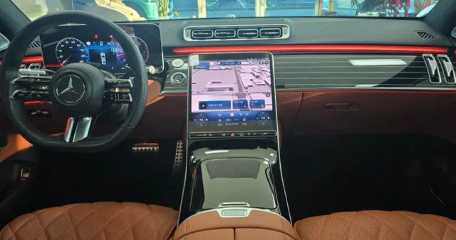 Mercedes-Benz S-Class 