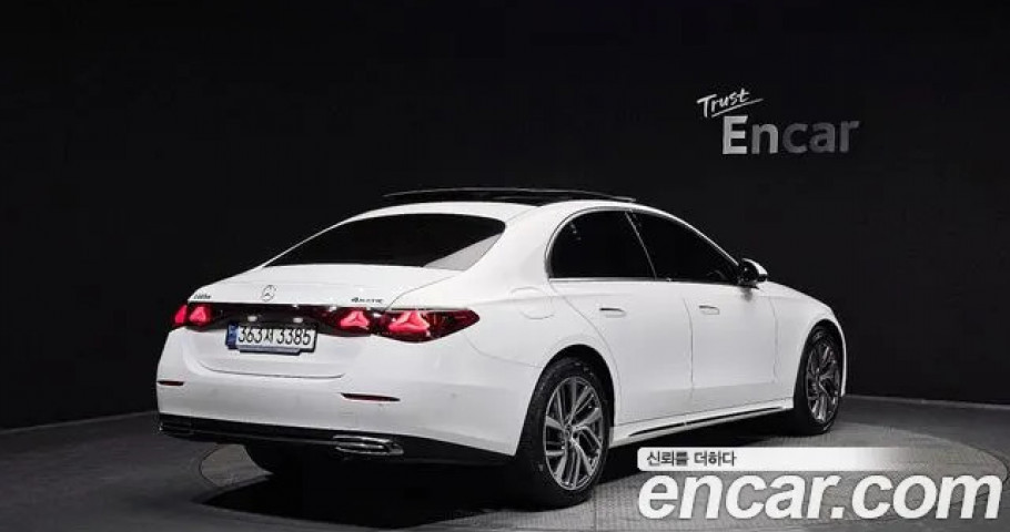 Mercedes-Benz E-Class 