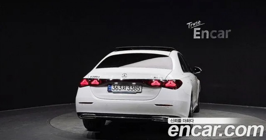 Mercedes-Benz E-Class 