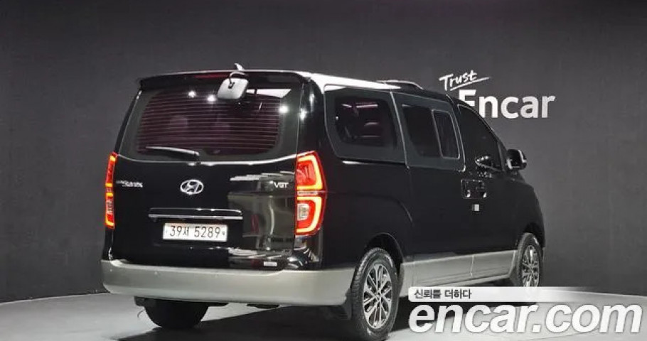 Hyundai Starex 