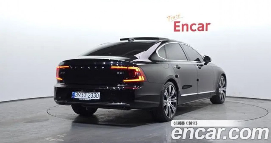 Volvo S90 