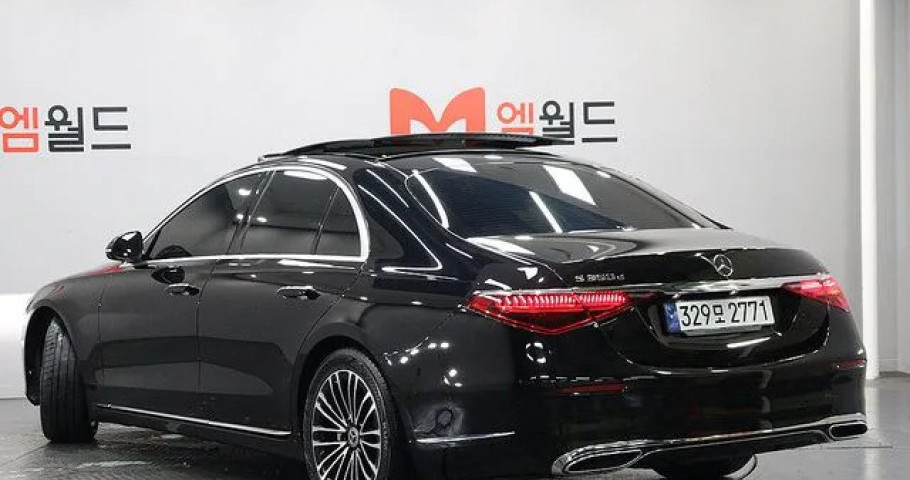 Mercedes-Benz S-Class 