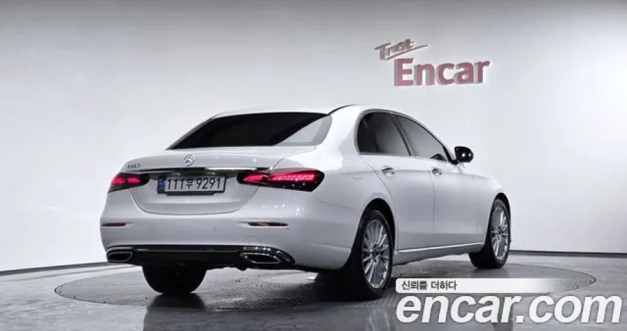 Mercedes-Benz E-Class 