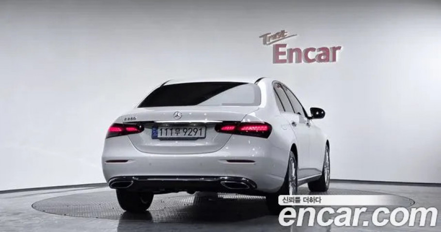 Mercedes-Benz E-Class 