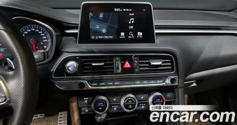 Genesis G70 