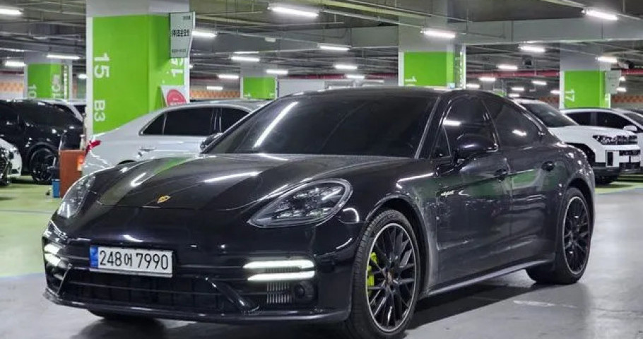 Porsche Panamera 