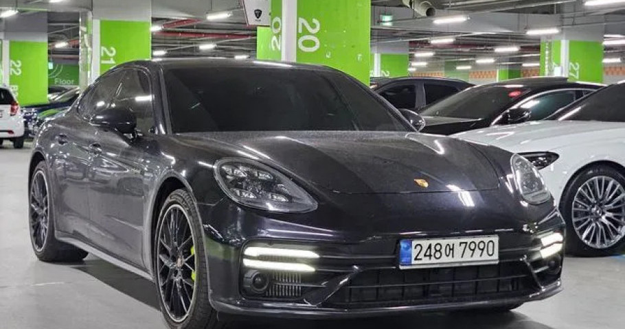 Porsche Panamera 