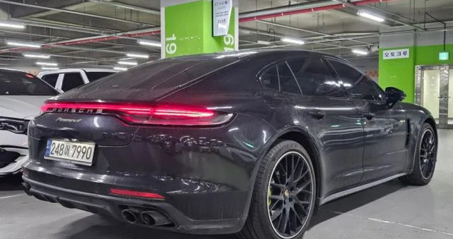 Porsche Panamera 