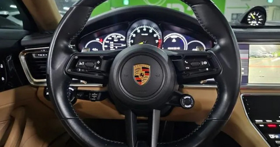 Porsche Panamera 