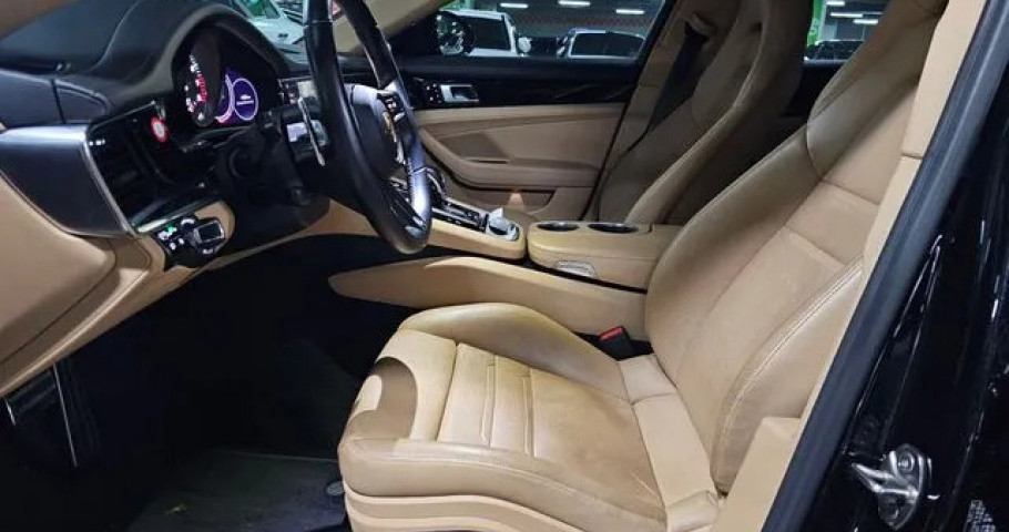 Porsche Panamera 