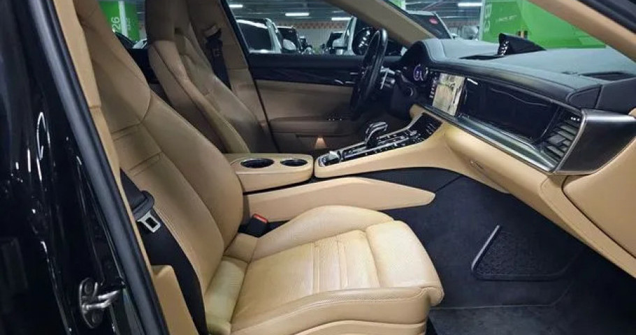 Porsche Panamera 