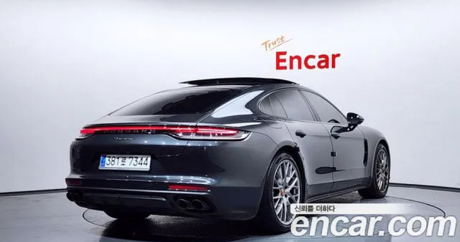 Porsche Panamera 