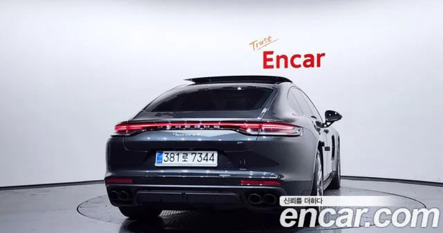 Porsche Panamera 