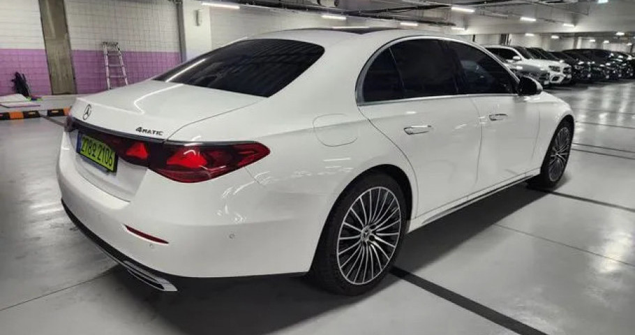 Mercedes-Benz E-Class 