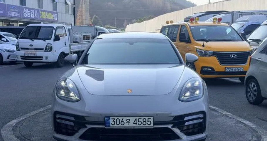 Porsche Panamera 