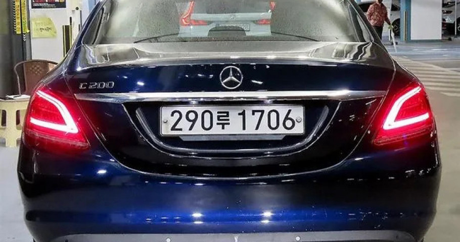 Mercedes-Benz C-Class 