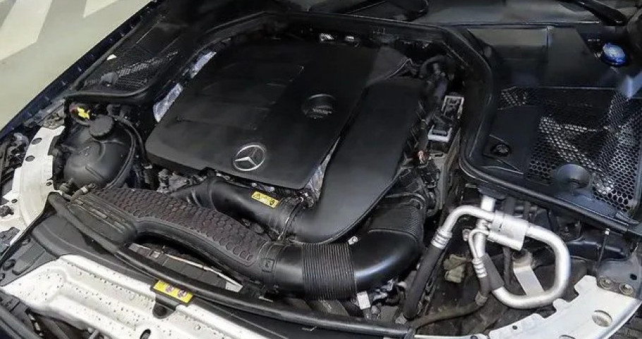Mercedes-Benz C-Class 