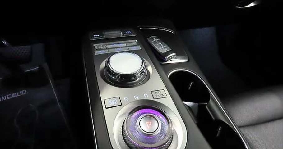 Genesis Gv70 