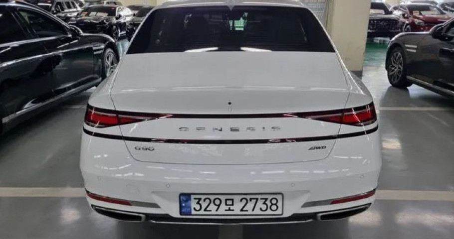 Genesis G90 