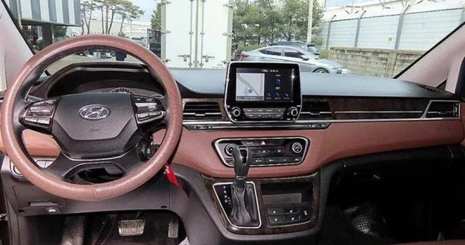 Hyundai Starex 