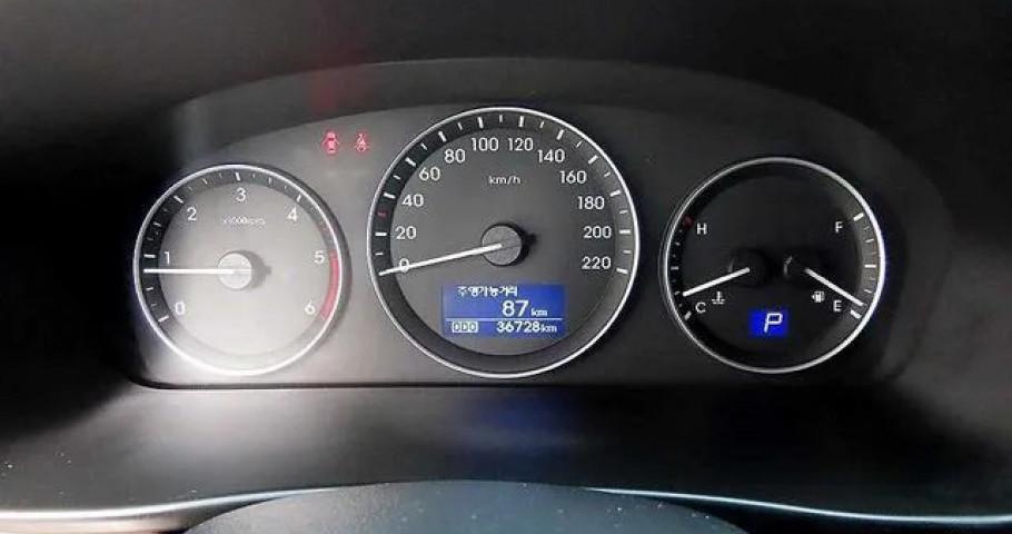 Hyundai Starex 