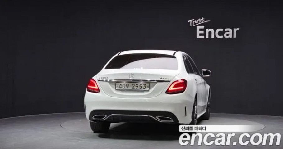 Mercedes-Benz C-Class 