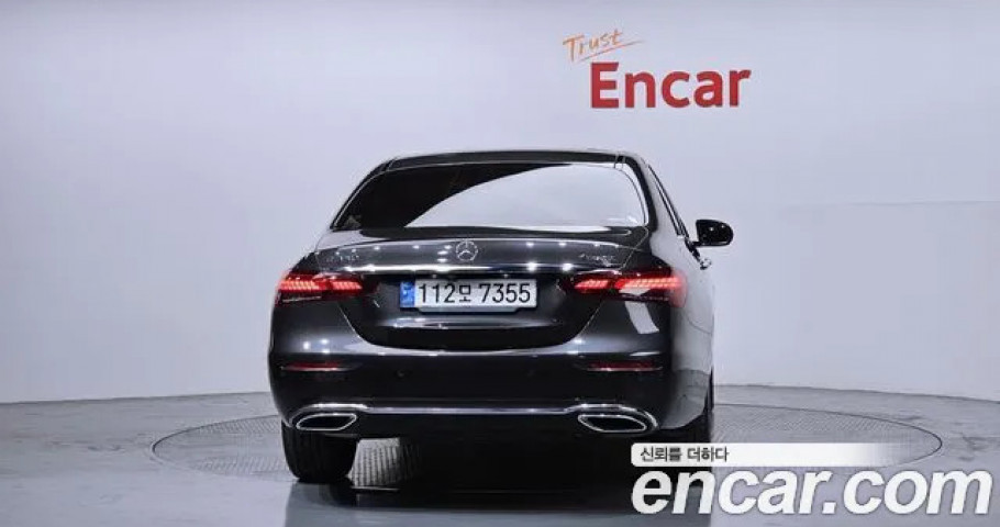 Mercedes-Benz E-Class 