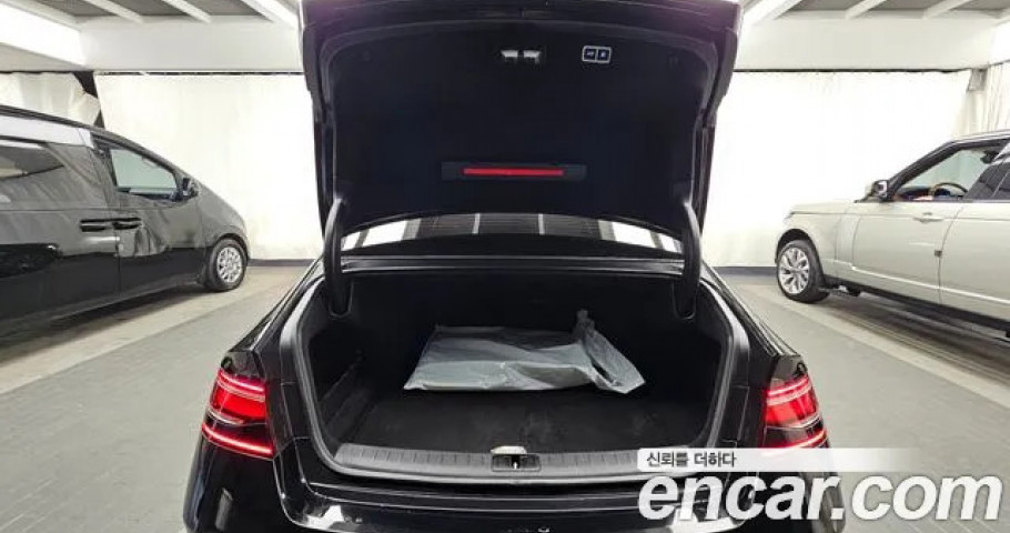 Genesis G90 