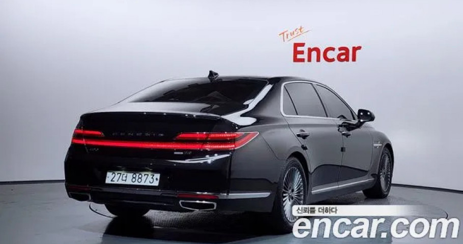 Genesis G90 
