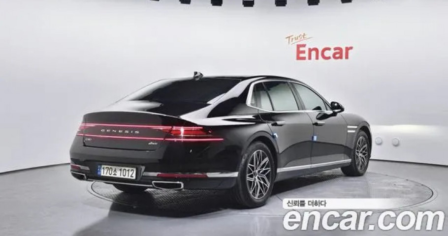 Genesis G90 